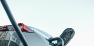 EV Charging: भारत में इलेक्ट्रिक वाहनों की चार्जिंग का भविष्य अब होगा उज्जवल