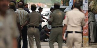 Darbhanga Murder: ईंट चोरी के मामूली विवाद में बुजुर्ग अब्दुल सलाम की रॉड से पीटकर हत्या, गांव में तनाव के बाद पुलिस का पहरा Bihar News Deshaj Times