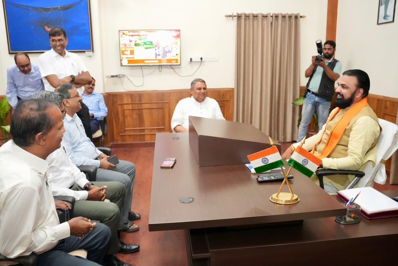 Samrat Choudhary: CM बनते ही एक्शन मोड में सम्राट,भ्रष्टाचार पर वार, विकास पर जोर, अधिकारियों को मिला बड़ा टास्क