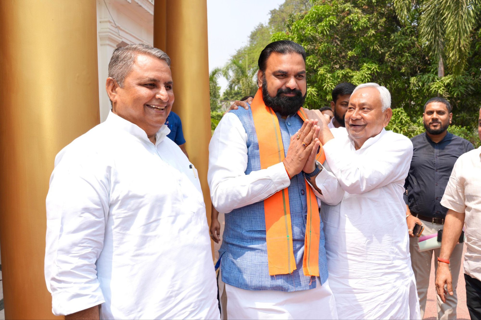 Bihar Politics: नीतीश-सम्राट की भेंट से गरमाई सियासी हवा, शराबबंदी पर बड़ा बयान... पढ़िए ये मुलाकात इक बहना है... प्यार का सिलसिला पुराना है!