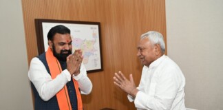 Bihar Politics: Delhi से आए CM सम्राट और सीधे नीतीश से मुलाकात, बढ़ाई सियासी हलचल, जानें Inside Story