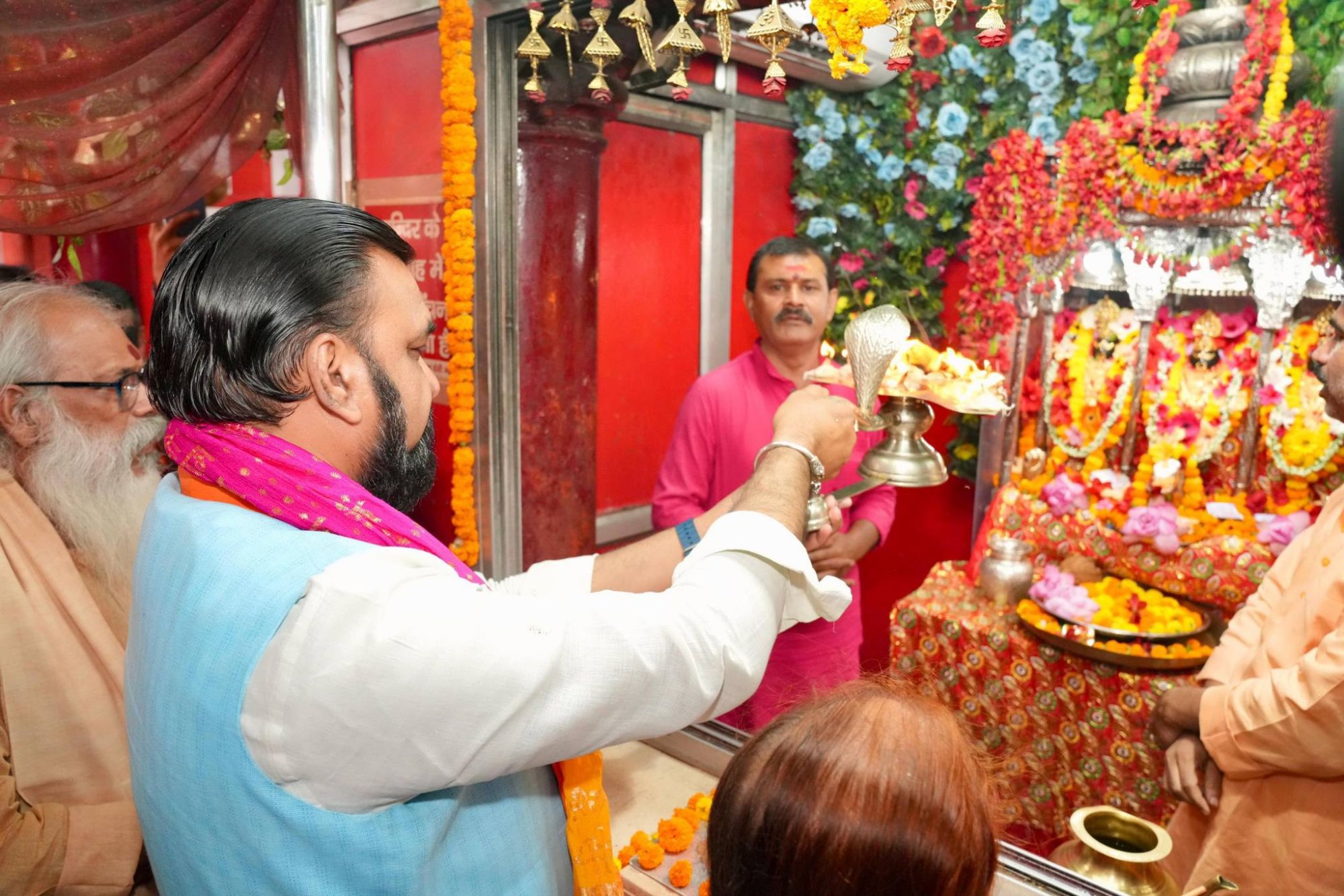 Bihar Politics: शासन के साथ- अध्यात्म की बात... CM Samrat ने पटनदेवी, हनुमान मंदिर में टेका मत्था LIVE देखें तस्वीर बोलती है...