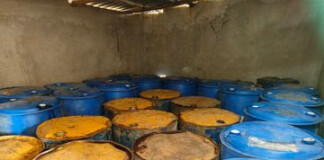 Jamui News: जमुई में नकली पेट्रोल-डीजल की फैक्ट्री का भंडाफोड़, 100 खाली ड्रम, भारी मात्रा में अवैध तेल और उपकरण जब्त
