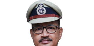 Bihar Government Officials Assets: डीजीपी विनय कुमार नहीं रखते कैश, मुख्य सचिव की पत्नी उनसे अधिक धनी! जानें बिहार में Bihar Government Officials Assets का पूरा लेखा-जोखा