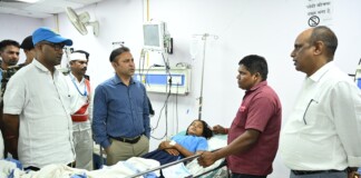 Bhagalpur News: MDM खाते ही बिगड़ी 15 बच्चों की तबीयत, DM ने अस्पताल पहुंचकर बताई सच्चाई, बोले- ‘ये फूड पॉइजनिंग नहीं!’ Bihar News Deshaj Times