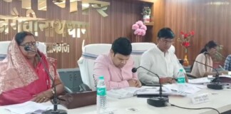 Bhagalpur News: सुल्तानगंज बोर्ड बैठक में बड़ा फैसला, अजगैबीनाथ मंदिर में बनेगा ग्लास ब्रिज, 12 अहम मुद्दों पर लगी मुहर