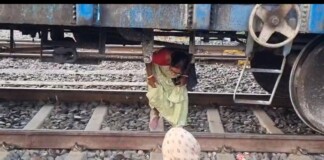Bhagalpur News: भागलपुर जंक्शन पर ट्रेनों के नीचे से गुज़रने का “रिवाज” मगर RPF- GRP की ‘सिविक सेंस’…चिंताजनक?