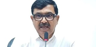 Jamui Manuscripts Digitization: जमुई की अमूल्य पांडुलिपियों को मिलेगा डिजिटल जीवन, DM नवीन ने शुरू किया ‘ज्ञान भारतम् मिशन’