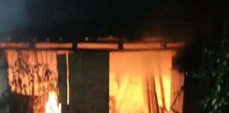 भागलपुर: JDU कार्यकर्ता के घर में आग, पेट्रोल छिड़ककर लगाई, CCTV फुटेज में कैद हुए नकाबपोश Bihar News Deshaj Times