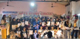 Darbhanga News: दरभंगा Bihar Board Result में आर्ट्स स्टडी सर्किल का बजा डंका, छात्रों ने मारी बाजी, रिया बनीं जिला टॉपर… आर्ट्स स्टडी सर्किल ने किया मेधावियों का सम्मान, जानिए क्या कहा संस्थान के निदेशक, एसके पोद्दार ने