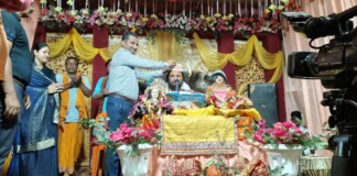 Darbhanga News: बिरौल में भागवत कथा ज्ञान यज्ञ, SDPO प्रभाकर तिवारी ने बताया ‘मन को मिलती है अद्भुत शांति’