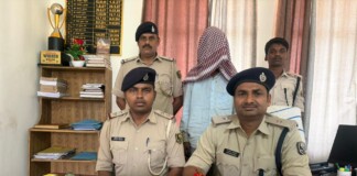 Darbhanga News: दरभंगा में पकड़ाया अंतरजिला गांजा तस्कर, 746 ग्राम गांजे के साथ Samastipur का होरिल गिरफ्तार, पढ़िए SDPO प्रभाकर तिवारी ने क्या बताया!