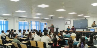 Darbhanga News: दरभंगा में Drone Technology इंजीनियरिंग कॉलेज में ड्रोन तकनीक का जलवा, पूर्व छात्रों के स्टार्टअप ने सिखाए उड़ने वाले यंत्रों के गुर