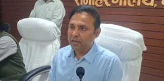 Bhagalpur News: भागलपुर में LPG Gas Supply सामान्य, DM नवल बोले- होम डिलीवरी पर ध्यान दें उपभोक्ता