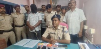 Bhagalpur News: भागलपुर रेलवे स्टेशन पर बड़ा एक्शन, अवैध हथियार के साथ युवक गिरफ्तार, फर्जी लाइसेंस भी बरामद