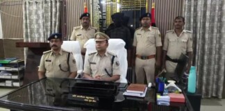 Bhagalpur News: नवगछिया Liquor Seizure पुलिस की बड़ी कार्रवाई, 2925 लीटर विदेशी शराब के साथ एक तस्कर गिरफ्तार