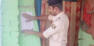 Darbhanga News: सीतामढ़ी कोर्ट की हनक पर दरभंगा में कई ‘मोस्ट वांटेड’ के घर पुलिस ने चस्पा इश्तिहार, पढ़िए लूट, हत्या और उत्पीड़न की डुगडुगी और अल्टीमेटम!