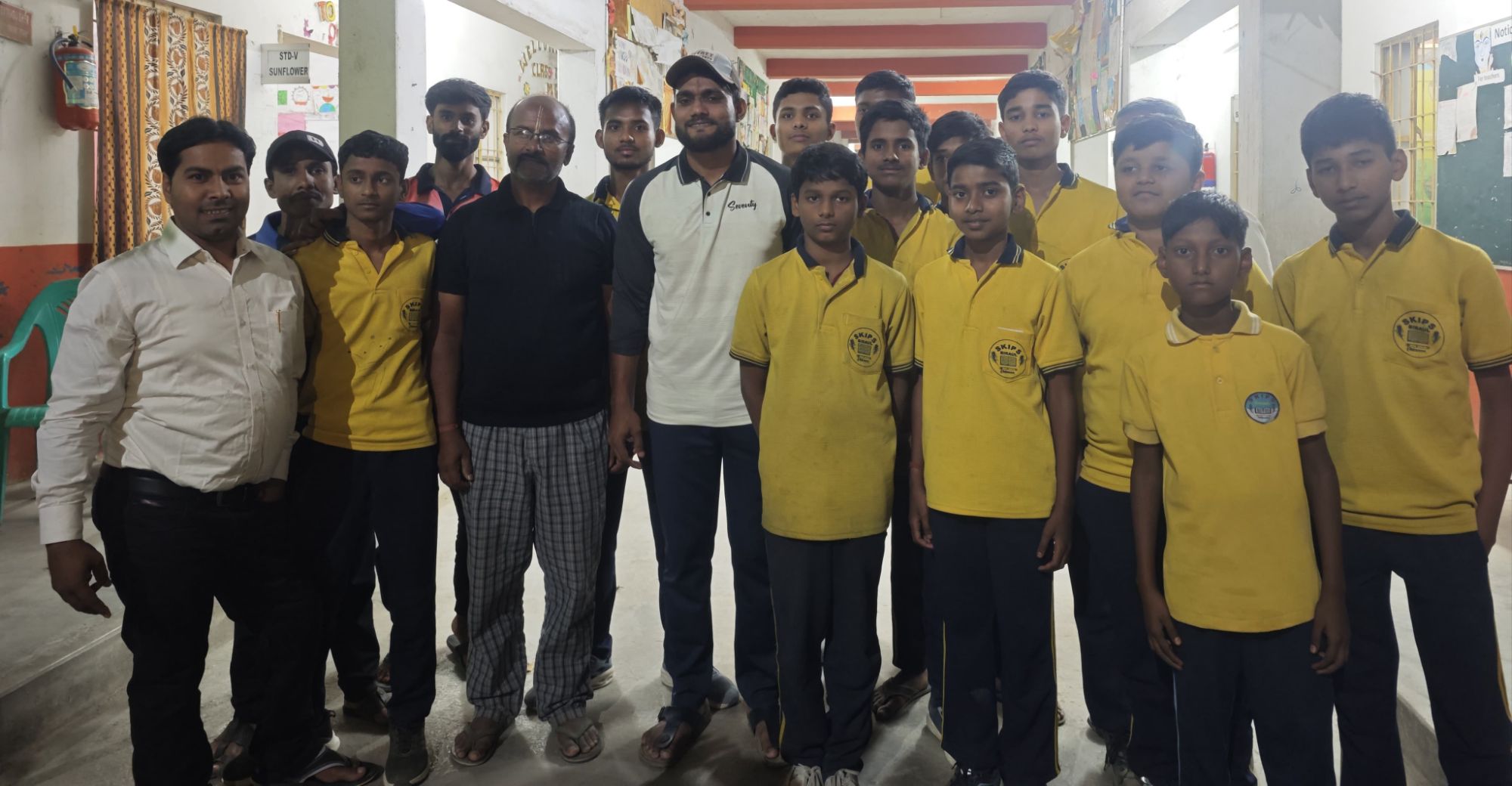 Darbhanga News: ISPL जीतकर लौटे Tennis Ball Cricket किंग सरफराज,'बाहुबली' का बिरौल में जोरदार स्वागत, सेमीफाइनल में धाकड़ बल्लेबाजी...18 गेंदों में 39 रन...WELl DONE