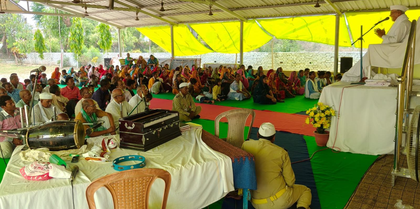 Darbhanga News: शीशो में प्रेम और सद्भाव का संदेश गूंजा, मदन पांडेय बोले - 'मानवता के लिए योगदान दें'