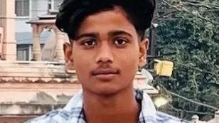 Bhagalpur News: दोस्तों के साथ देवघर जा रहा था रक्सौल का मैट्रिक टॉपर आदर्श, अजगैबीनाथ गंगा घाट में लगाई डुबकी.... डूबा और ओझल