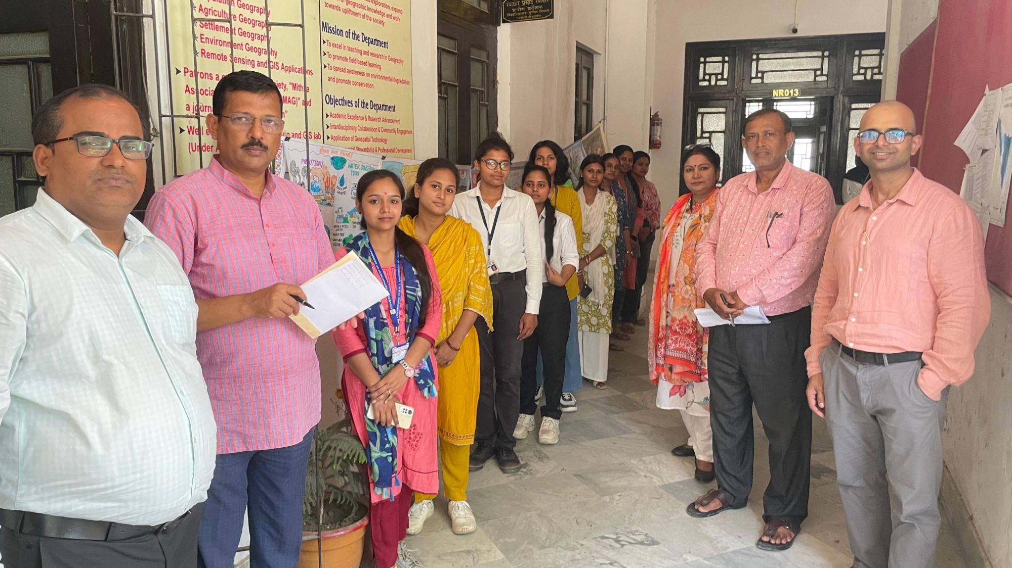 Darbhanga News: LNMU में Earth Day पृथ्वी दिवस का भव्य आयोजन, प्रतियोगिताओं में छात्रों ने दिखाया जलवा पढ़िए इन छात्रों ने मारी बाजी, बने विजेता