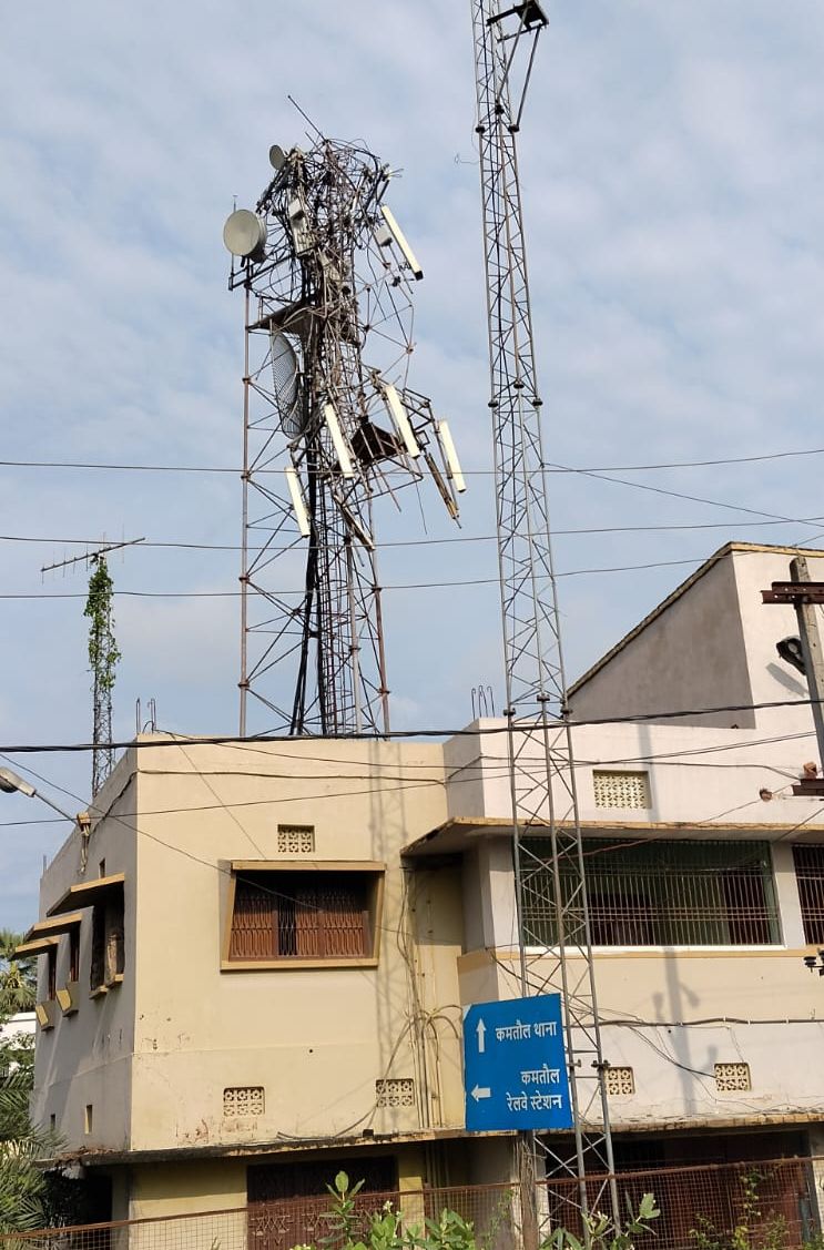 Darbhanga News: दरभंगा में Storm आंधी-तूफान का कहर, 15 घंटे तक अंधेरे में डूबे कई इलाके, कमतौल में BSNL टावर भी गिरा