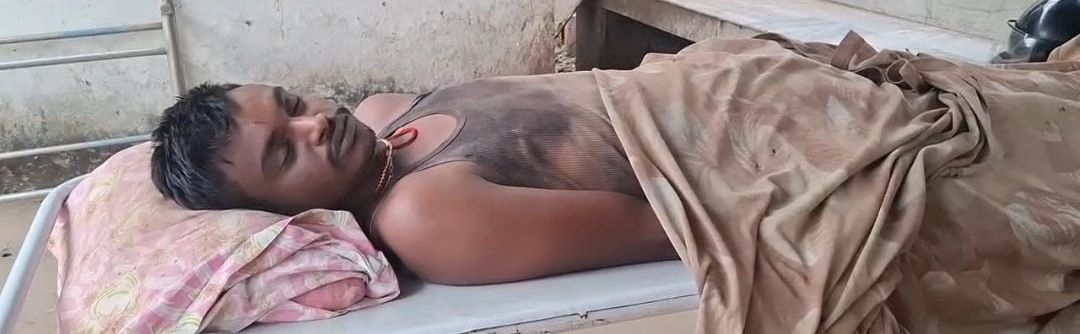 Bhagalpur News: ई-रिक्शा चालक Suicide, बांस के सहारे फंदे से लटकी मिली लाश, आखिर बीमार पिता को छोड़ क्यों चुनी युवा मनीष ने खुदकुशी? | Deshaj Times Bhagalpur News: ई-रिक्शा चालक Suicide, बांस के सहारे फंदे से लटकी मिली लाश, आखिर बीमार पिता को छोड़ क्यों चुनी युवा मनीष ने खुदकुशी?