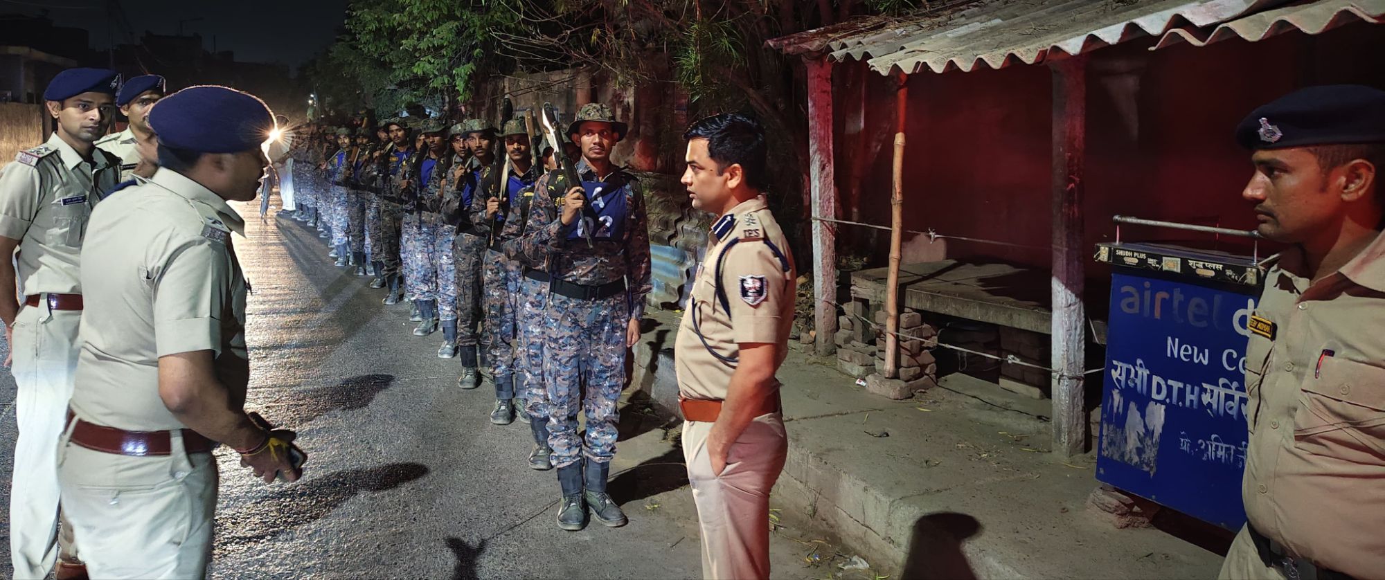 Darbhanga Police: सुनसान रात, हाथों में हथियार, प्रशिक्षु सिपाही और 21 KM का पैदल मार्च... पढ़िए आप चैन की नींद सोते हैं क्योंकि Darbhanga Police जागती है