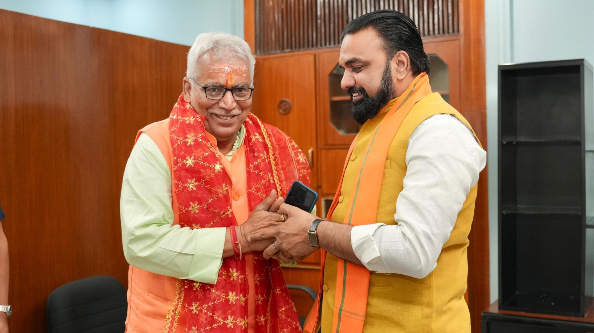 Bihar MLC Election: बीजेपी उम्मीदवार अरविंद शर्मा ने किया नामांकन, निर्विरोध जीत की राह हुई आसान!