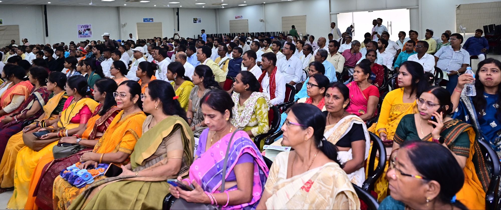 Bihar Politics: इस्तीफा देने के बाद भी Nitish ही CM, बेटे निशांत भविष्य के CM... लगा नारा... बजवाई ताली!