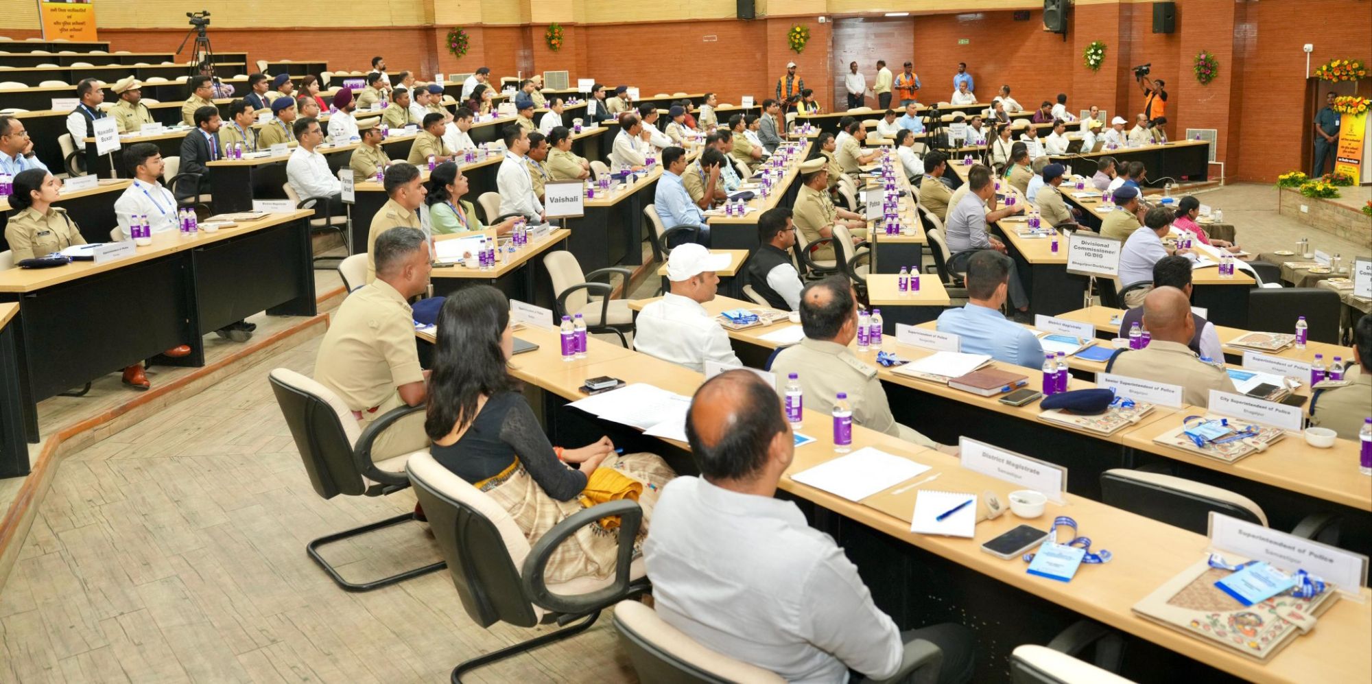 Bihar News: बिहार सुशासन का न्यू टेलर ...CM सम्राट का DM-SP को अल्टीमेटम, 2 माह में दें रिजल्ट, 10 से 2 बैठें ऑफिस में