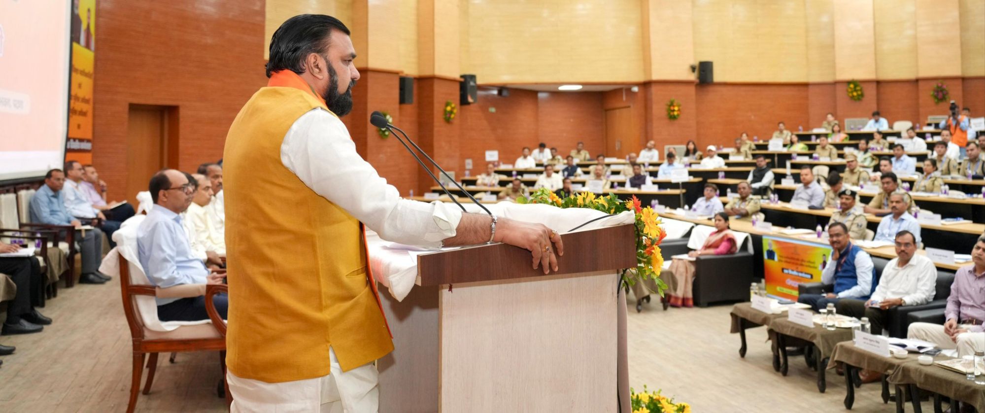 Bihar News: बिहार सुशासन का न्यू टेलर ...CM सम्राट का DM-SP को अल्टीमेटम, 2 माह में दें रिजल्ट, 10 से 2 बैठें ऑफिस में