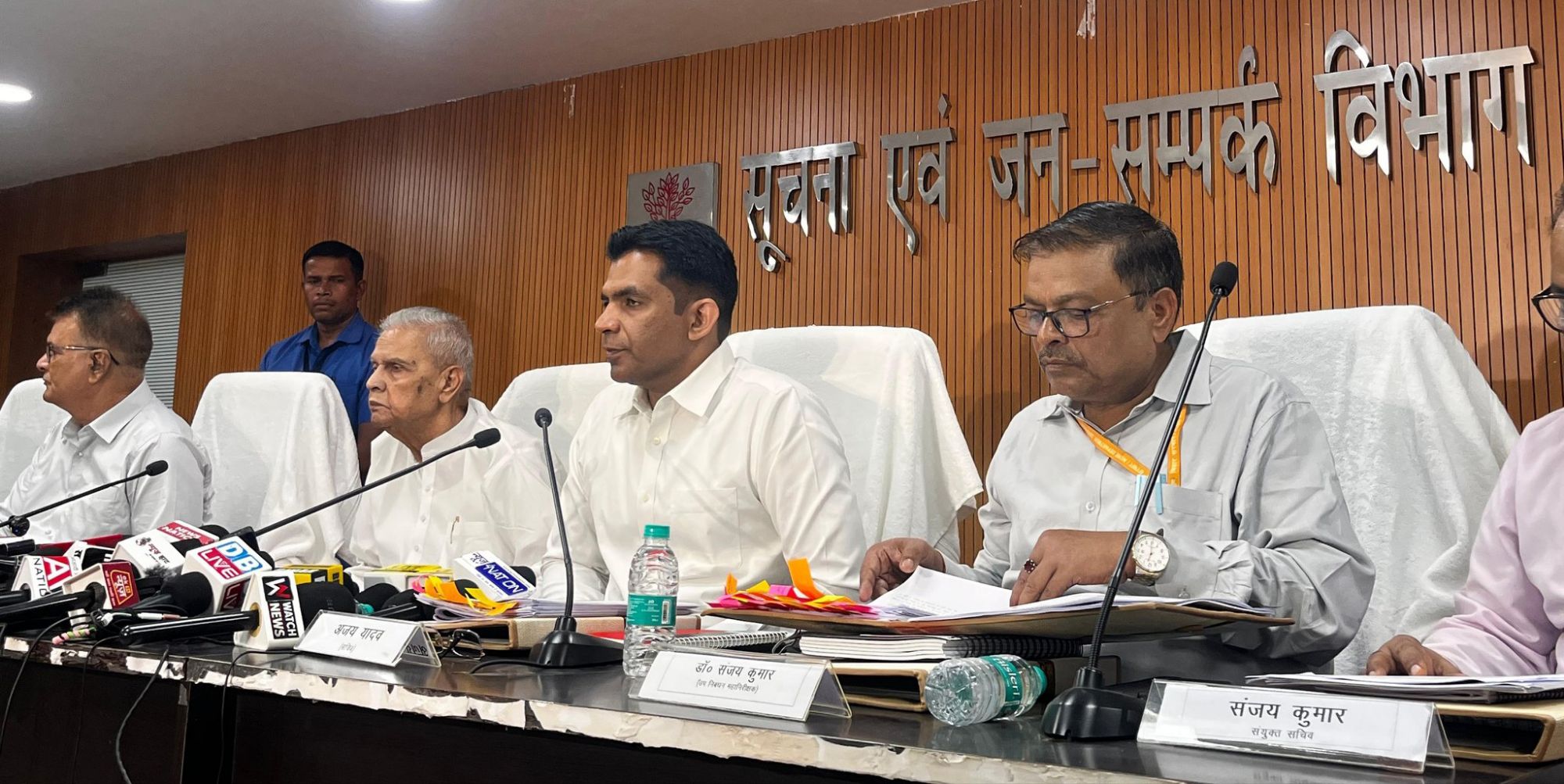 Bihar News: बिहार में जमीन -फ्लैट की खरीद-बिक्री अब और होगी स्मार्ट, 10 हजार करोड़ का टारगेट, पढ़िए नई तकनीक से पारदर्शिता, राजस्व संग्रह और टूटते रिकॉर्ड!