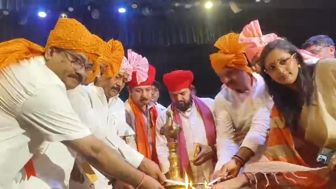 Bhagalpur News: भागलपुर में बृजभूषण शरण सिंह का बड़ा बयान, आजादी और संविधान पर छेड़ी नई बहस, महात्मा गांधी और अंबेडकर पर क्या बोले पूर्व सांसद?