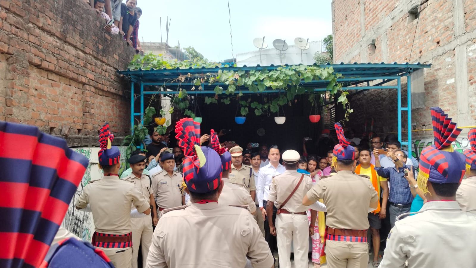 Madhubani Big News: राजकीय सम्मान और हर आंखें नम... सुल्तानगंज के शहीद अफ़सर की अंतिम विदाई... देखिए तस्वीरों से LIVE