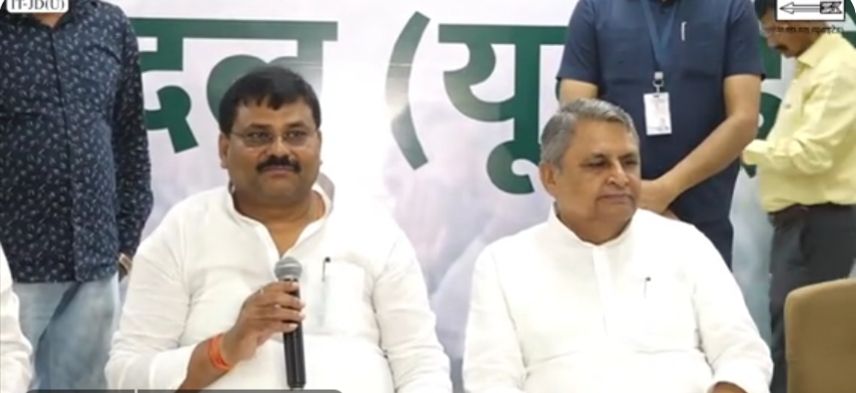 Bihar Politics: विश्वास मत से पहले डिप्टी CM विजय चौधरी का बड़ा दावा, बोले- 'Nitish Kumar का रास्ता लोगों को पसंद' सरकार बनी है तो नीतीश के आशीर्वाद से