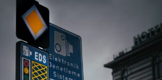 Bihar News: बिहार में इंटीग्रेटेड ट्रैफिक मैनेजमेंट सिस्टम से सड़कों पर होगी अब हाईटेक निगरानी, ट्रैफिक उल्लंघन पर लगेगी लगाम, पढ़िए हर जिले में बनेगा कंट्रोल सेंटर