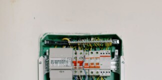 Smart Meter: बिजली उपभोक्ताओं को मिली बड़ी राहत, अब प्रीपेड या पोस्टपेड, अपनी पसंद का चुनें विकल्प