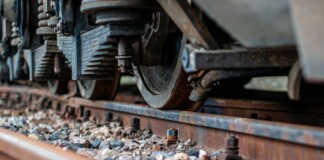 Bihar Train News: पटना-गया रेलखंड पर जहानाबाद में ऑटो से टकराई ट्रेन… हादसा में बाल-बाल बची यात्रियों की जान, अवैध क्रॉसिंग बना वजह, पढ़िए ग्रामीणों की दिलेरी!