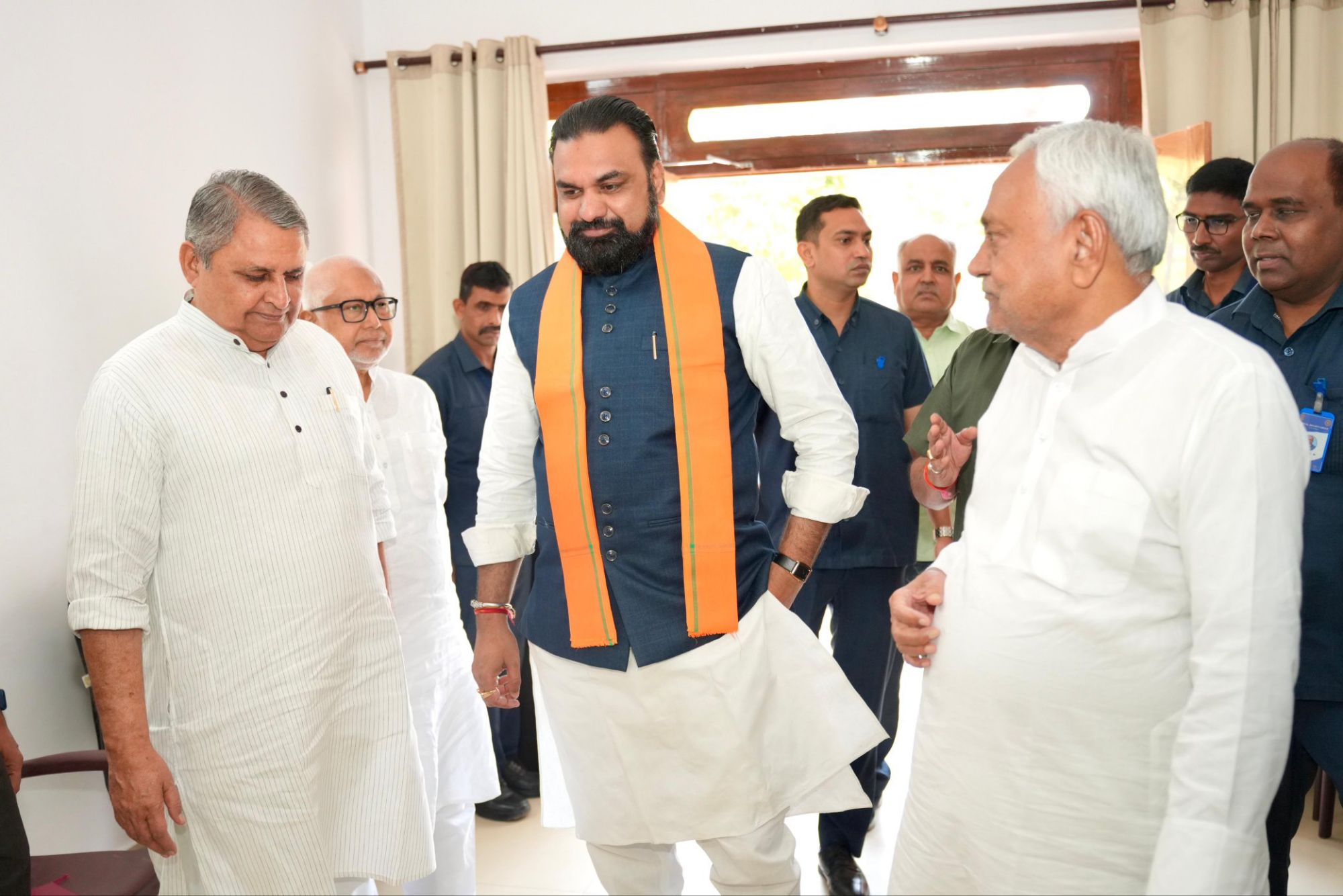 Nitish Kumar Residence Change: पटना में बदला नीतीश का पता...20 साल बाद 7 सर्कुलर रोड पर नई पारी... पहुंचे CM सम्राट... पूछा कुशलक्षेम... पढ़िए सियासी मायने... क्यों अहम है यह बदलाव?