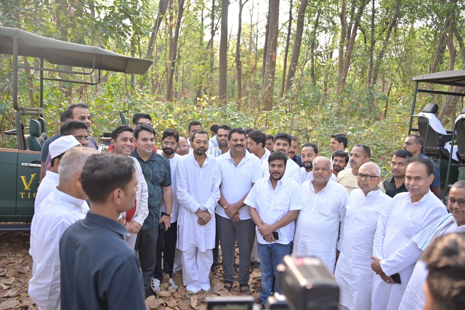 Bihar JDU News: बिहार के कश्मीर में रोमांचक जंगल सफारी, JDU नेता निशांत कुमार ने देखी प्रकृति की अद्भुत छटा, मंदिरों में भी की पूजा