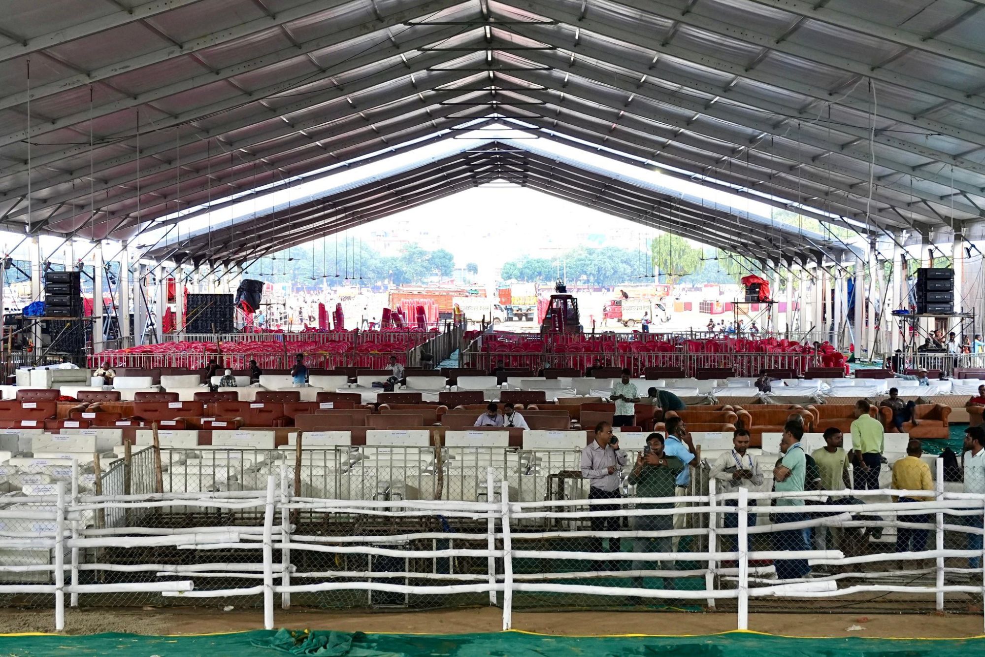 Bihar Cabinet: सम्राट चौधरी सरकार के बड़े फैसले, गांधी मैदान में 27 नए मंत्री लेंगे शपथ... देखिए तस्वीरों से तैयारी LIVE