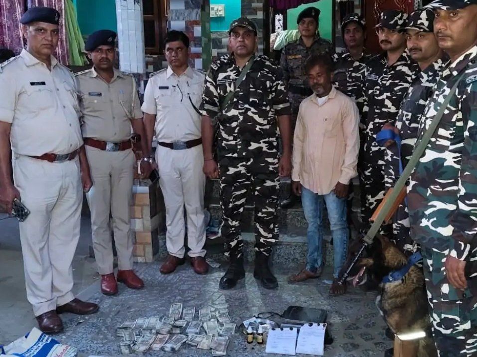 Kishanganj News: किशनगंज INDO -Nepal Border पर ब्राउन शुगर तस्करी का भंडाफोड़, भारी मात्रा में भारतीय, चीन, कतर, सऊदी अरब की विदेशी करेंसी-नशीले पदार्थ जब्त