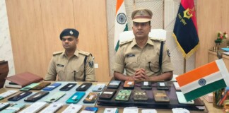 Bhagalpur News: भागलपुर में खोए मोबाइल बरामदगी, ‘ऑपरेशन मुस्कान’ ने लौटाए 12 लाख के 59 फोन, चेहरे खिले!