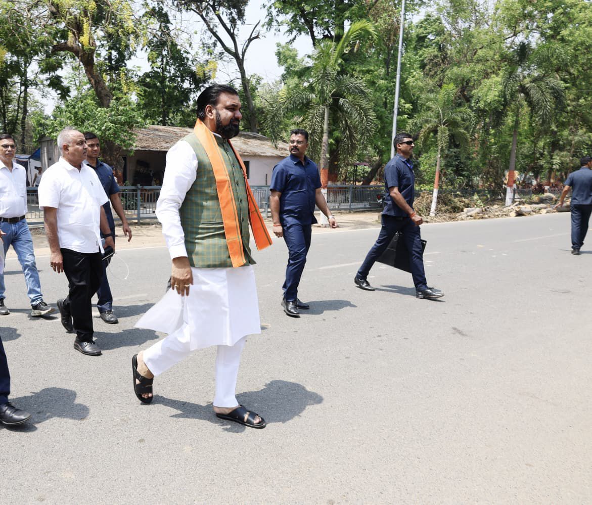 Patna News: पटना आवास से बिना तामझाम, जब CM Samrat पैदल निकले सचिवालय, अधिकारियों को मिला ये बड़ा संदेश-VIP कल्चर का साइड इफेक्ट !