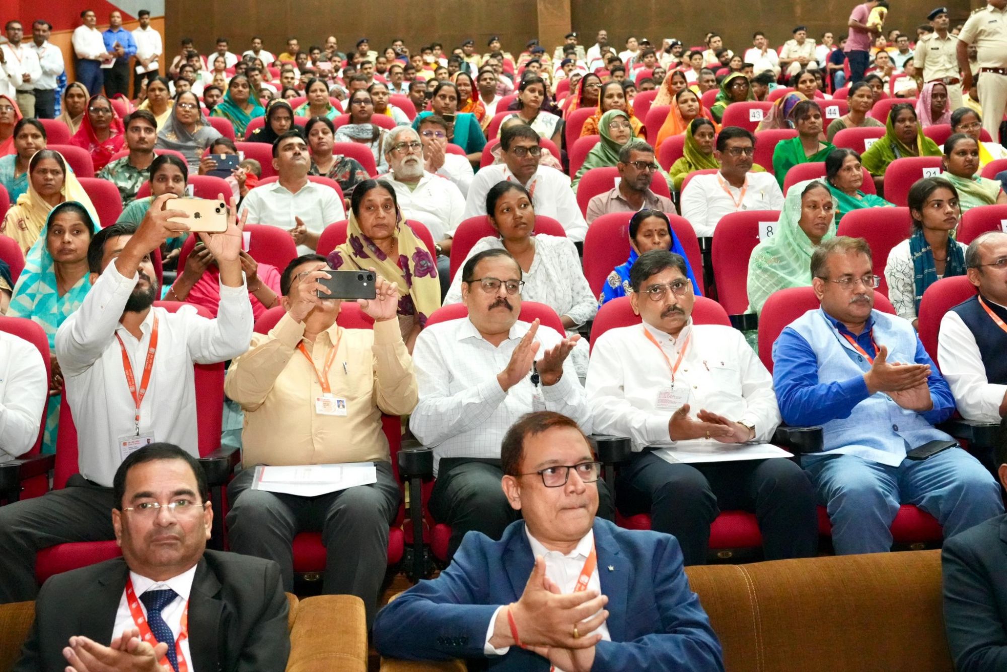Bihar News: पुलिस बल से आएगा सुशासन: सड़क, बिजली और पानी से ऊपर बिहार के विकास का रास्ता, 5 लाख करोड़ निवेश का लक्ष्य – CM सम्राट चौधरी | Deshaj Times Bihar News: पुलिस बल से आएगा सुशासन: सड़क, बिजली और पानी से ऊपर बिहार के विकास का रास्ता, 5 लाख करोड़ निवेश का लक्ष्य – CM सम्राट चौधरी