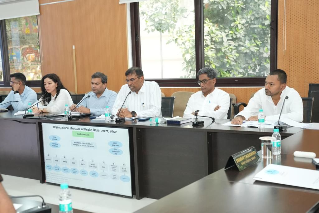 Bihar Health Infra Boost: बिहार में CM Samrat का बड़ा फैसला, PPP मॉडल पर बनेंगे मेडिकल कॉलेज, 15 अगस्त तक नई रेफरल सिस्टम, ग्रामीण क्षेत्रों में आधुनिक हेल्थ देने की तैयारी! | Deshaj Times Bihar Health Infra Boost: बिहार में CM Samrat का बड़ा फैसला, PPP मॉडल पर बनेंगे मेडिकल कॉलेज, 15 अगस्त तक नई रेफरल सिस्टम, ग्रामीण क्षेत्रों में आधुनिक हेल्थ देने की तैयारी!