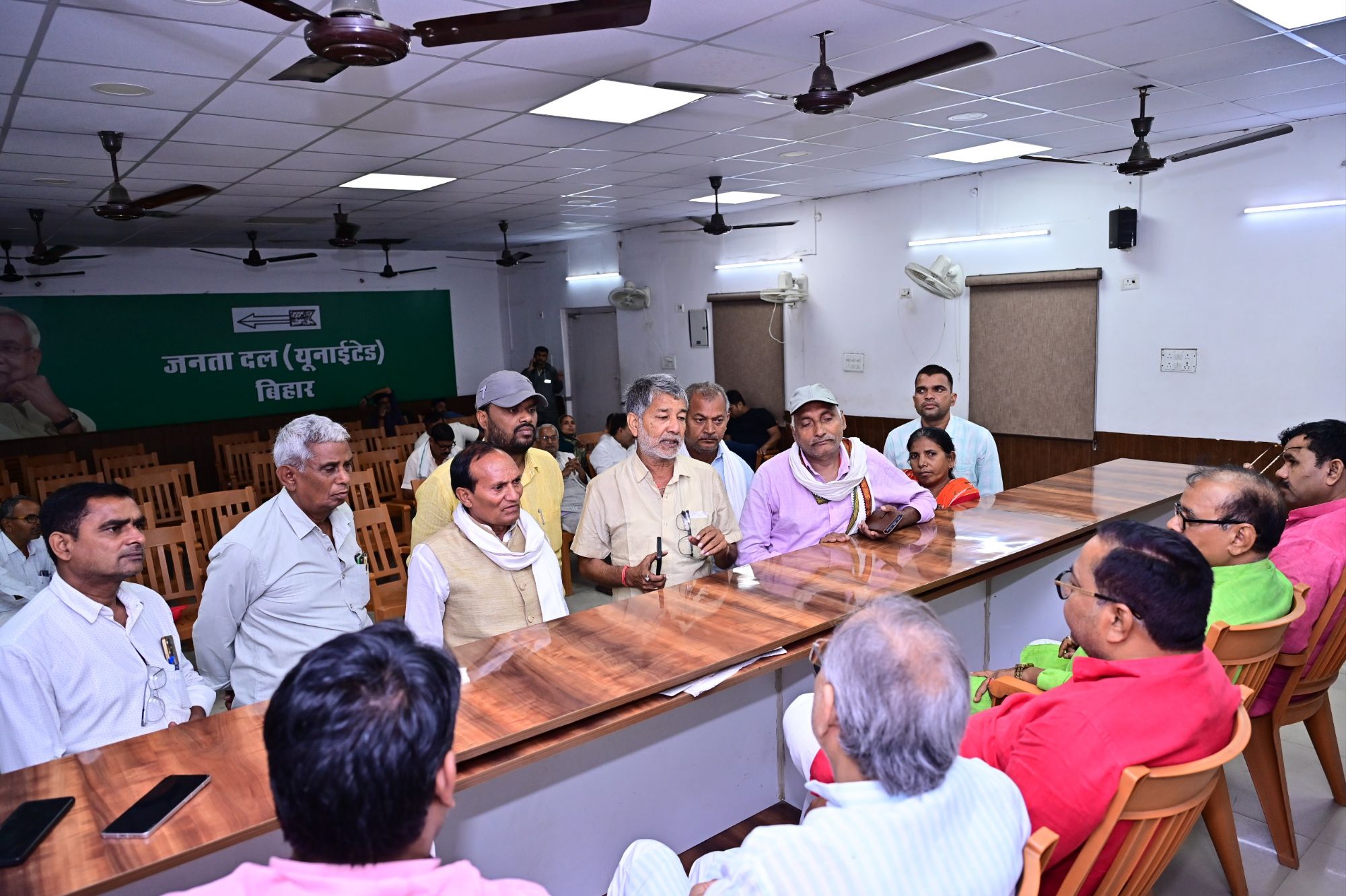 Patna JDU News: मंत्री भगवान सिंह कुशवाहा ने बताया 'मैजिक', नीतीश कुमार को देखते ही महिलाएं-युवा हो जाते हैं 'चार्ज'!