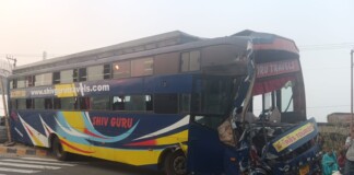 Kushinagar Bus Accident: बिहार से दिल्ली जा रही बस और ट्रक की भीषण टक्कर, 20 यात्री घायल, 2 की हालत गंभीर
