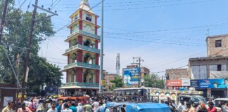 Darbhanga News: बेनीपुर ट्रैफिक जाम: घंटों फंसी रही जिंदगी, स्कूल बच्चे और एंबुलेंस बेहाल, पढ़िए – आखिर क्यों लगता है Benipur Traffic Jam रोजाना जाम?